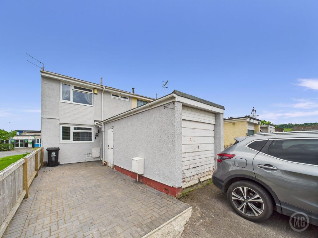 House Front with Garage &amp; Drive