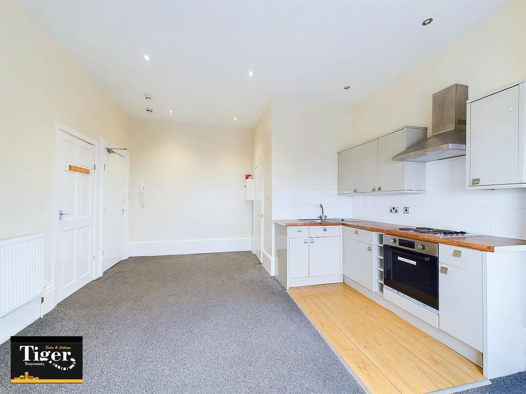 CAM02176G0-PR0444...