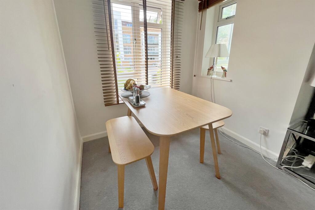 Living/Dining Area
