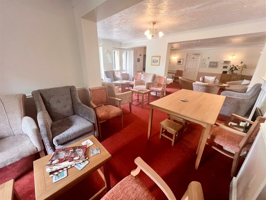 RESIDENTS LOUNGE