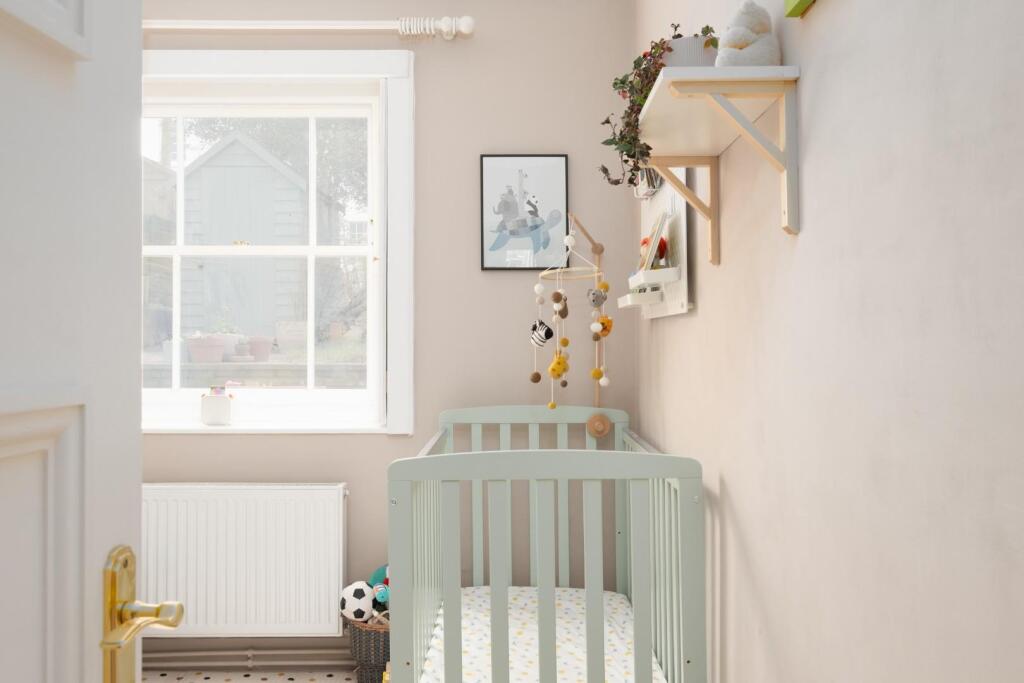 Garden Flat, 7 Cotham Side, BS6--10.jpg