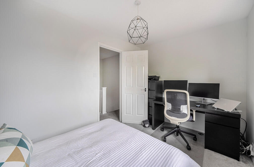 1299077-9-683587a...