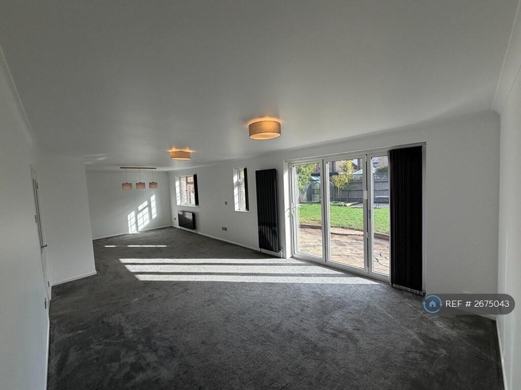 Dining / Living Room