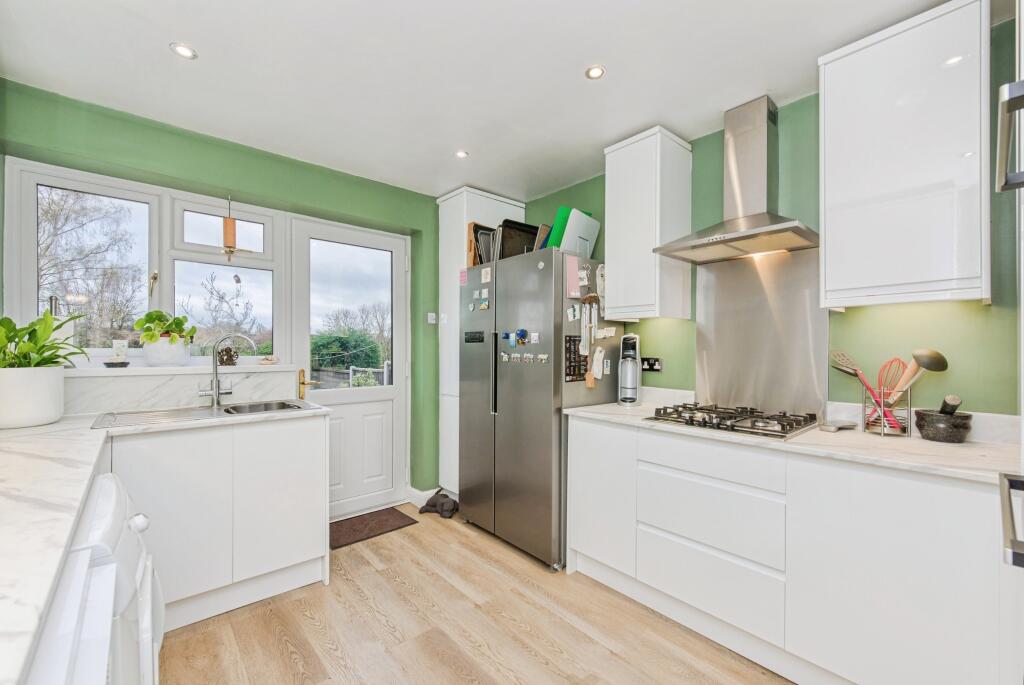 Parkfield Avenue, Tamworth, B77