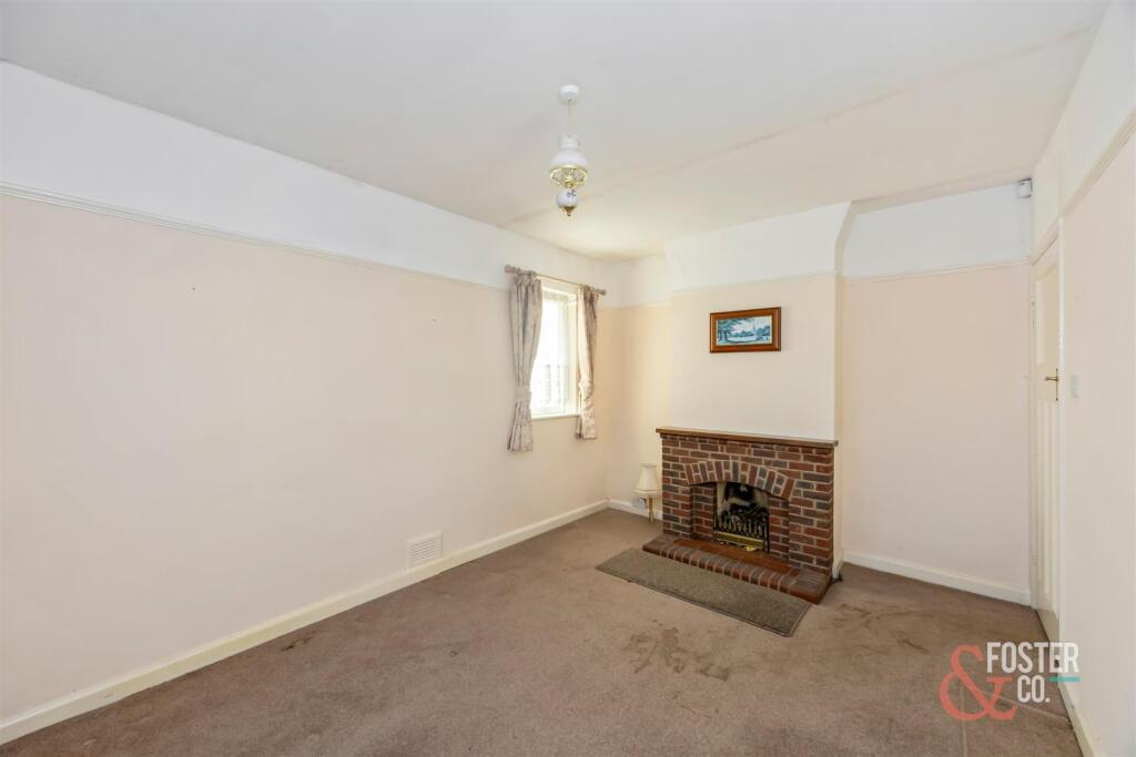 Solway Avenue, 1-017.JPG