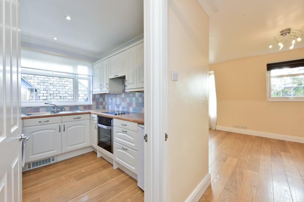 LOUNGE &amp; KITCHEN