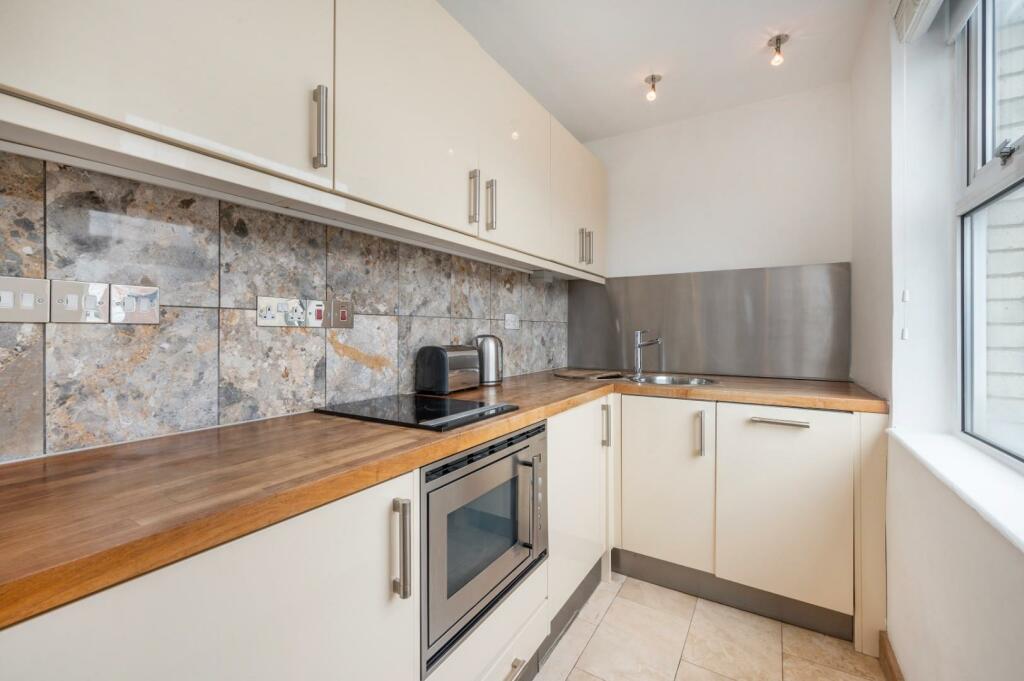 kitchen (1).jpg