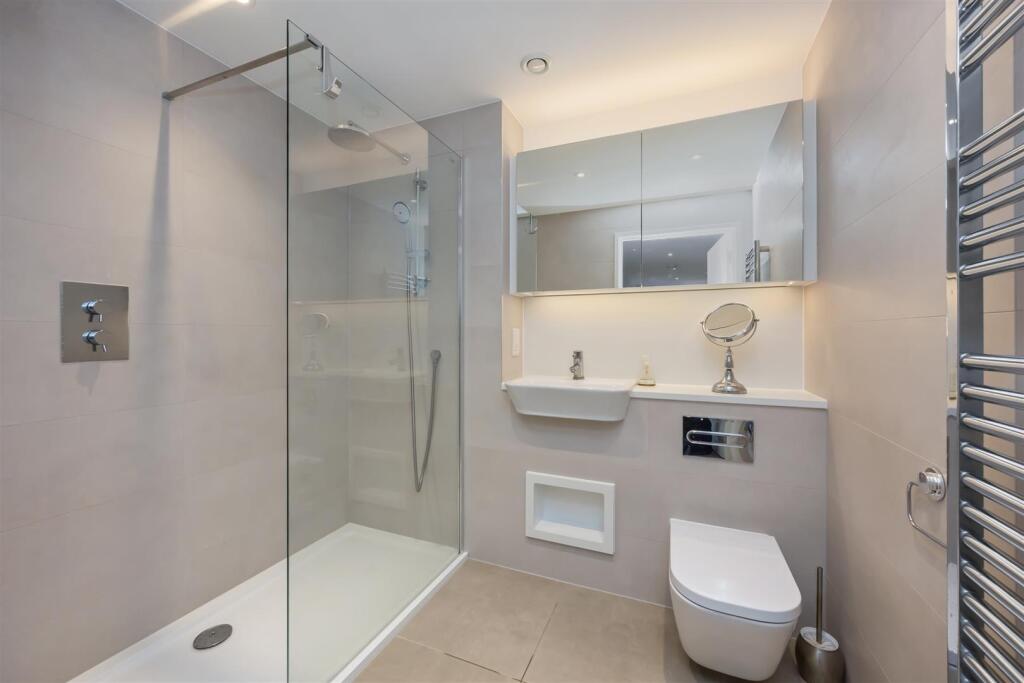 Bayside Apartments, Flat 90-006.jpg