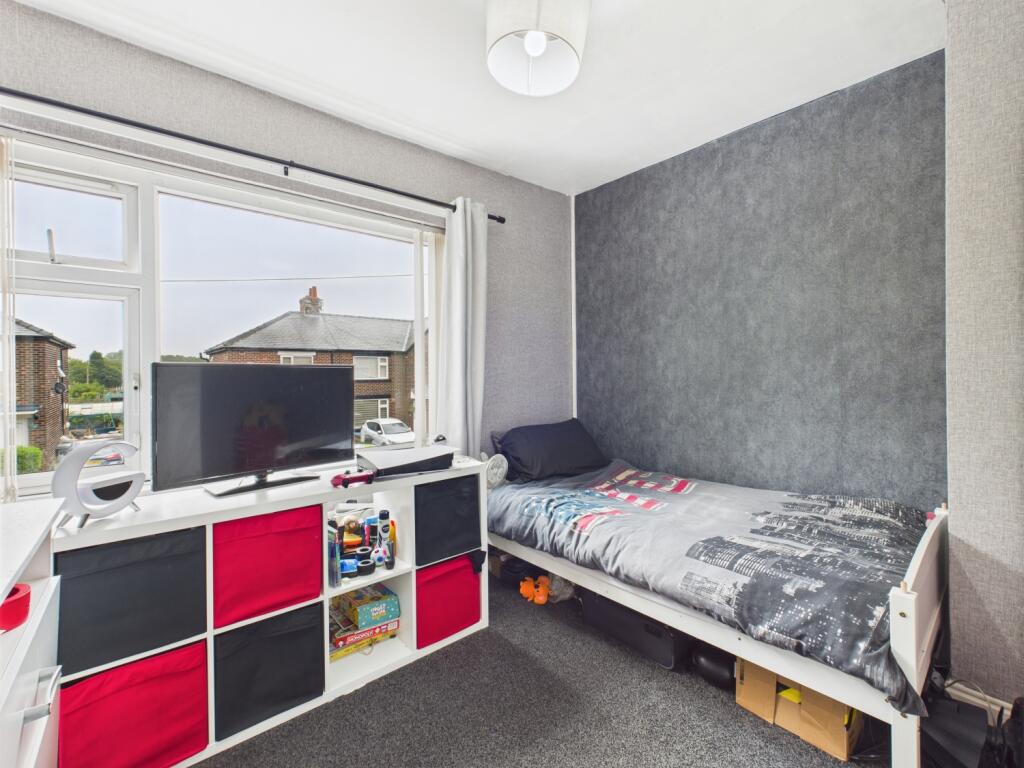 CAM03729G0-PR0106-STILL006