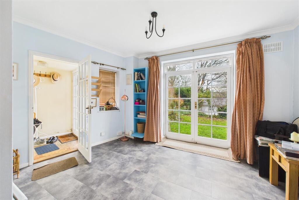 Garden Flat, 63 Newbridge Hill, Newbridge, Bath BA