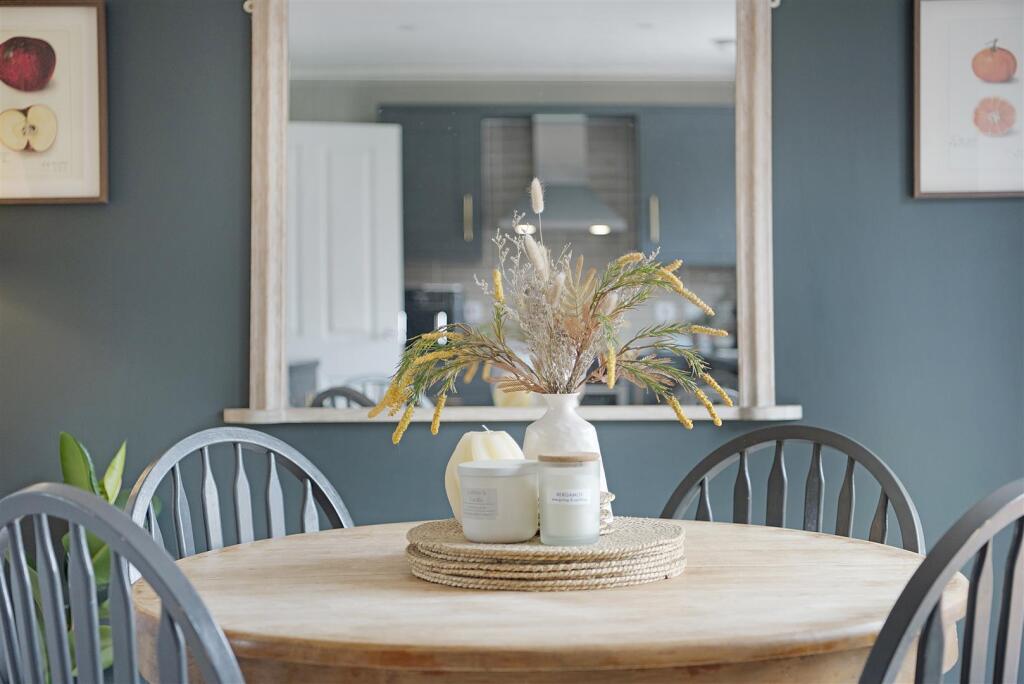 6 Beale Road ph42.jpg