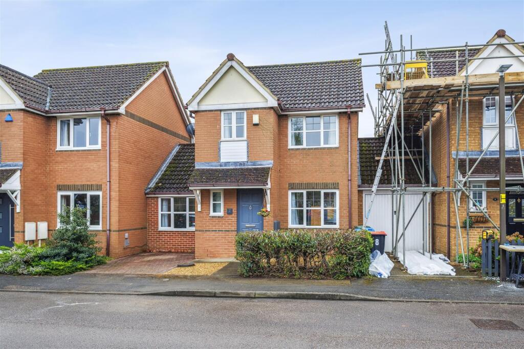 Kalman Gardens Old Farm Park House.jpg