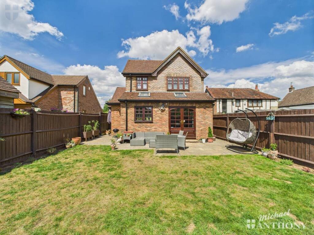 CAM02773G0-PR0326-STILL010-thumbnail-h750-70