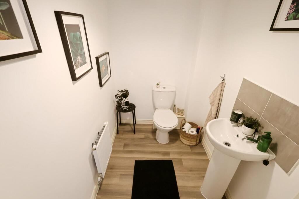 CLOAKROOM WC