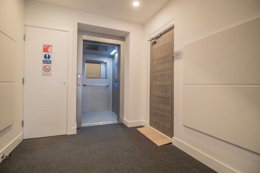 Apartment 7, Saddler Court [Elevator Lobby] 02.jpg