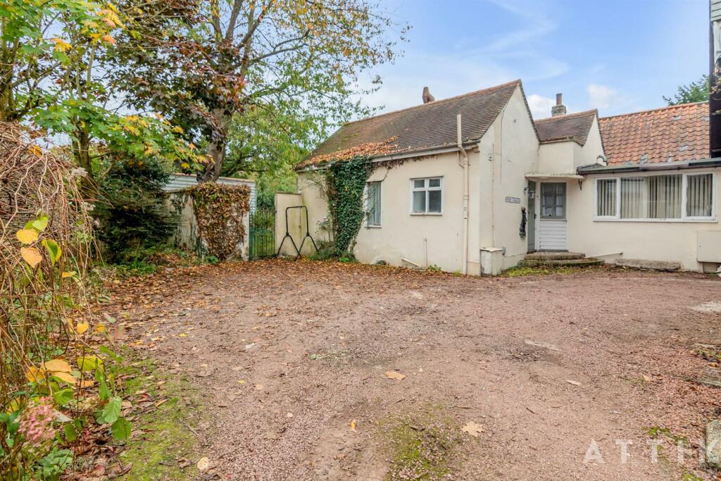 4 Gables, Bridge Street, Halesworth, IP19 8AQ (35)