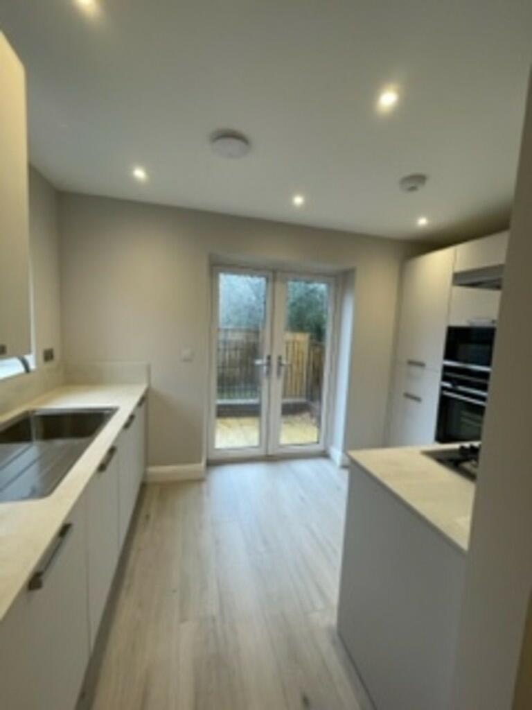 CONTEMPORARY FULL...