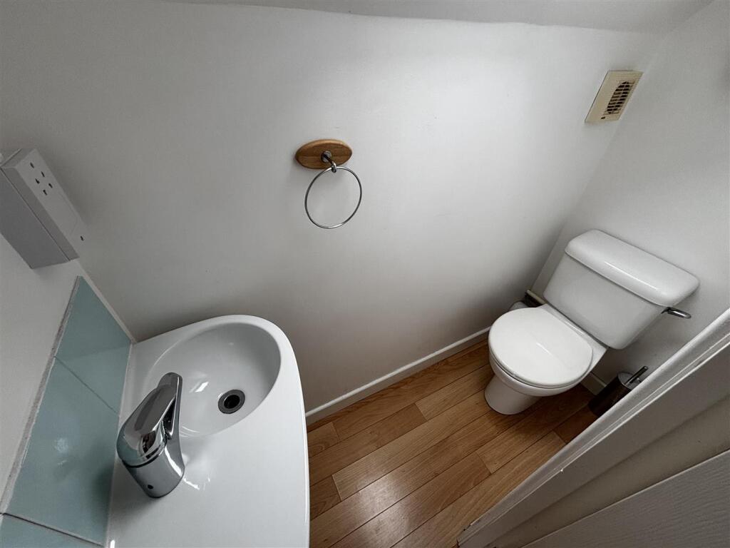 top room 1.jpg