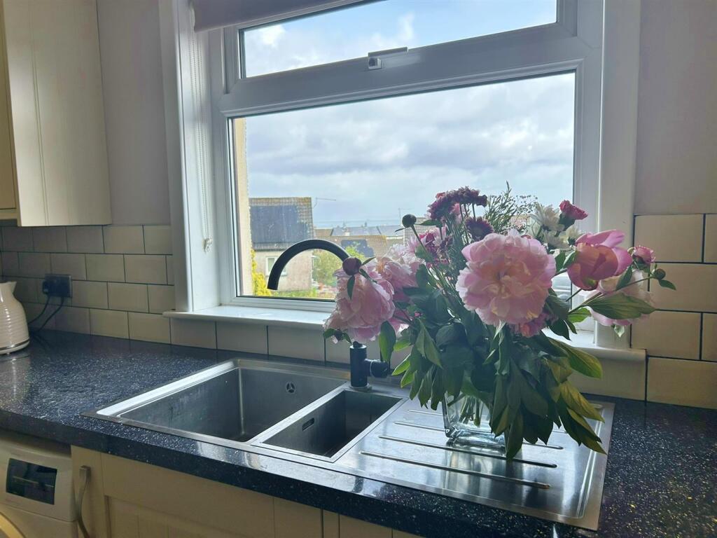 Kitchen sink