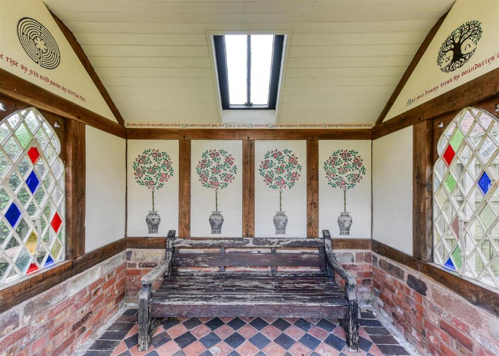 10 High Street-garden5.jpg