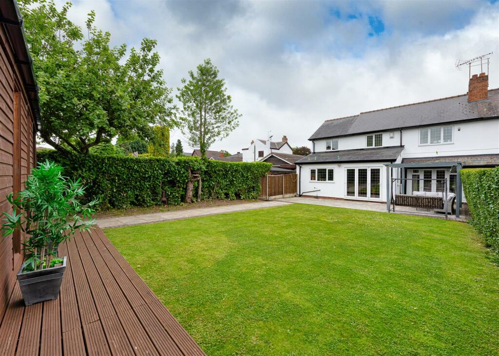 64 Langley Road-Garden1.jpg