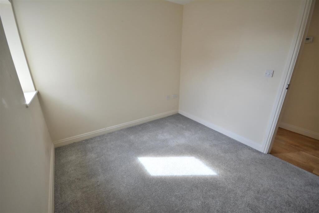 Bedroom 2.JPG