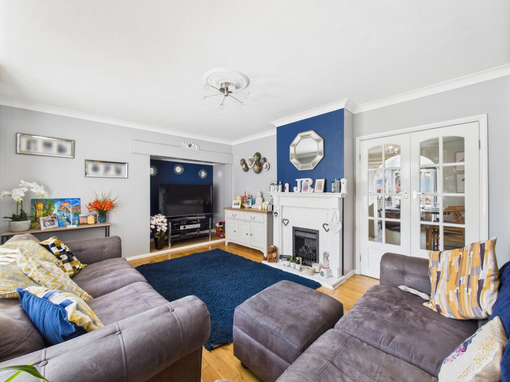 CAM01605G0-PR1025-STILL012