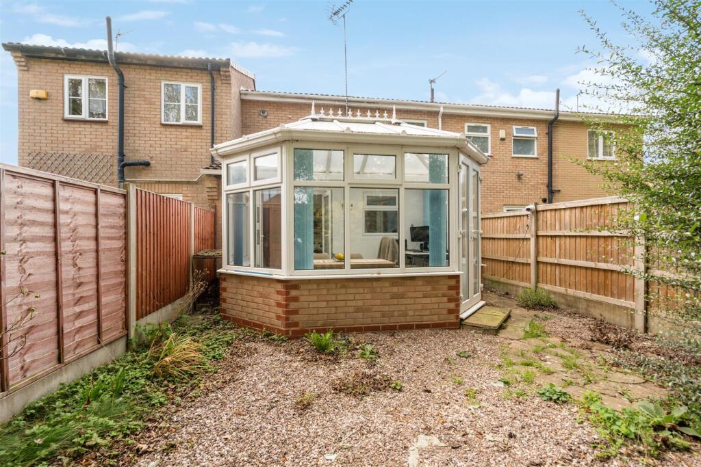 20 Crimscote Close_10.jpg