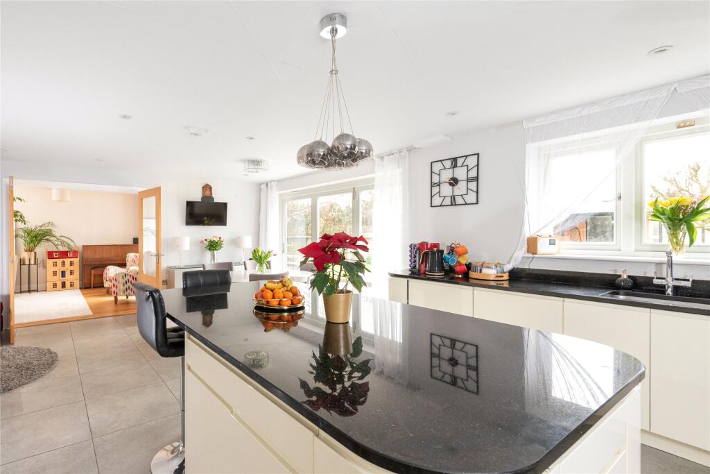 Kitchen/Dining