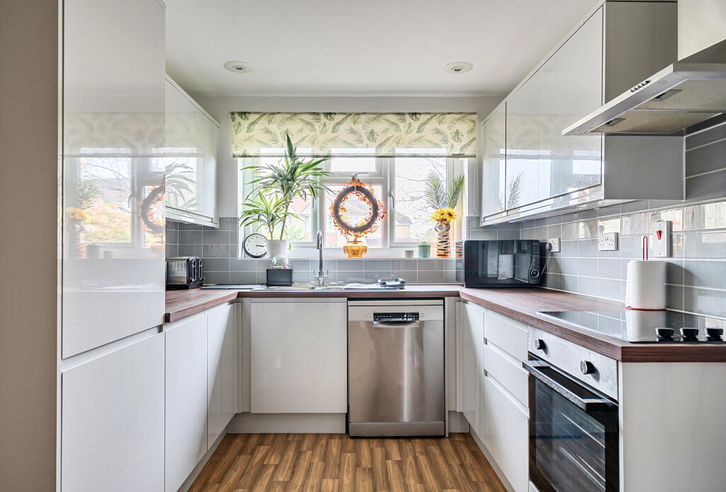 1373307-14-690e1e...