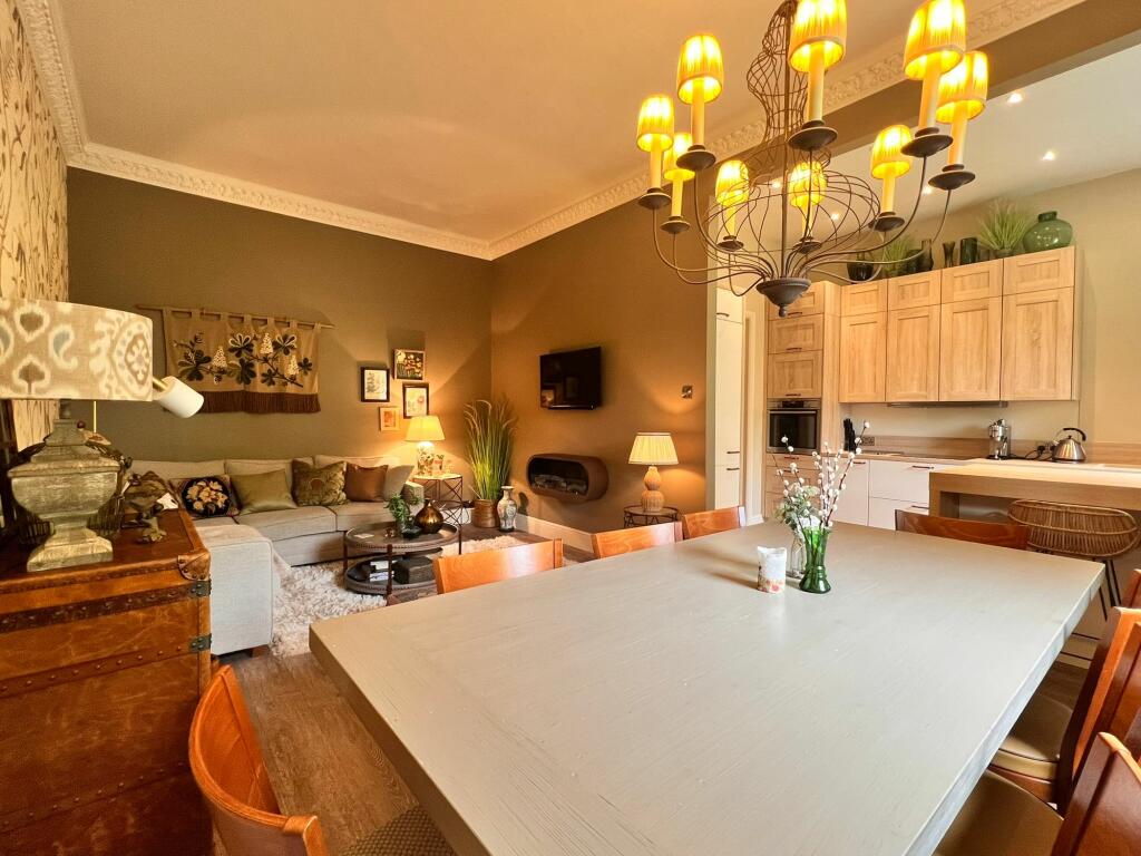 OPEN PLAN LIVING DINING KITCHEN