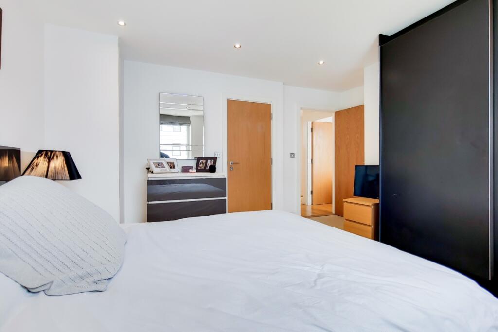3_Master Bedroom-1