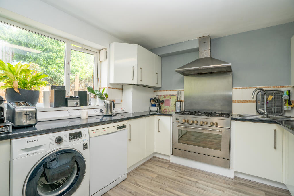 13brackenwoodclose10