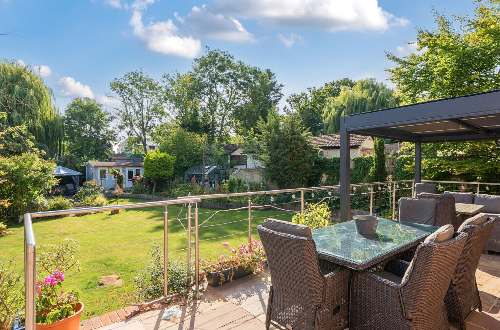 1340530-19-689f03...