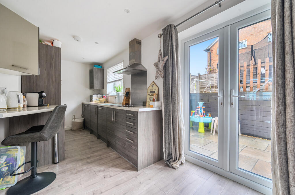 1383622-9-69246a6...