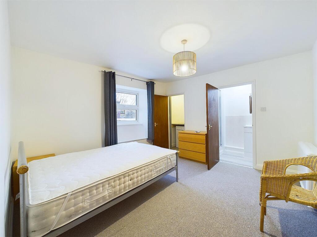 4 - 38 Bedminster Parade Investment Flats.jpg
