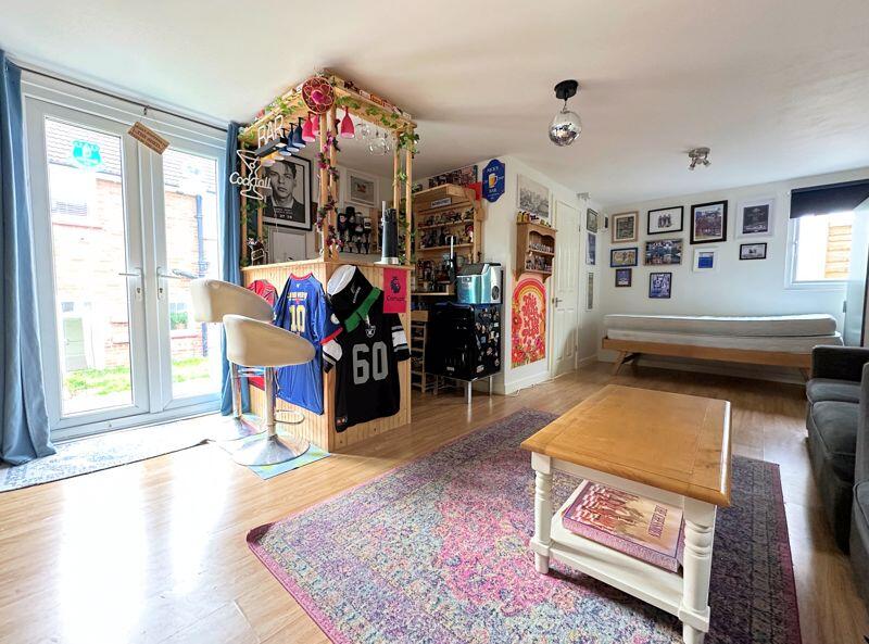 Office/Studio/Bar