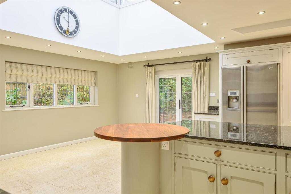 Breakfast area.jpg