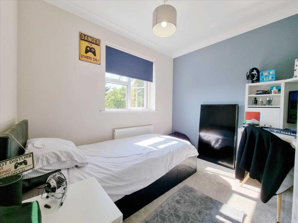 Bedroom 3: