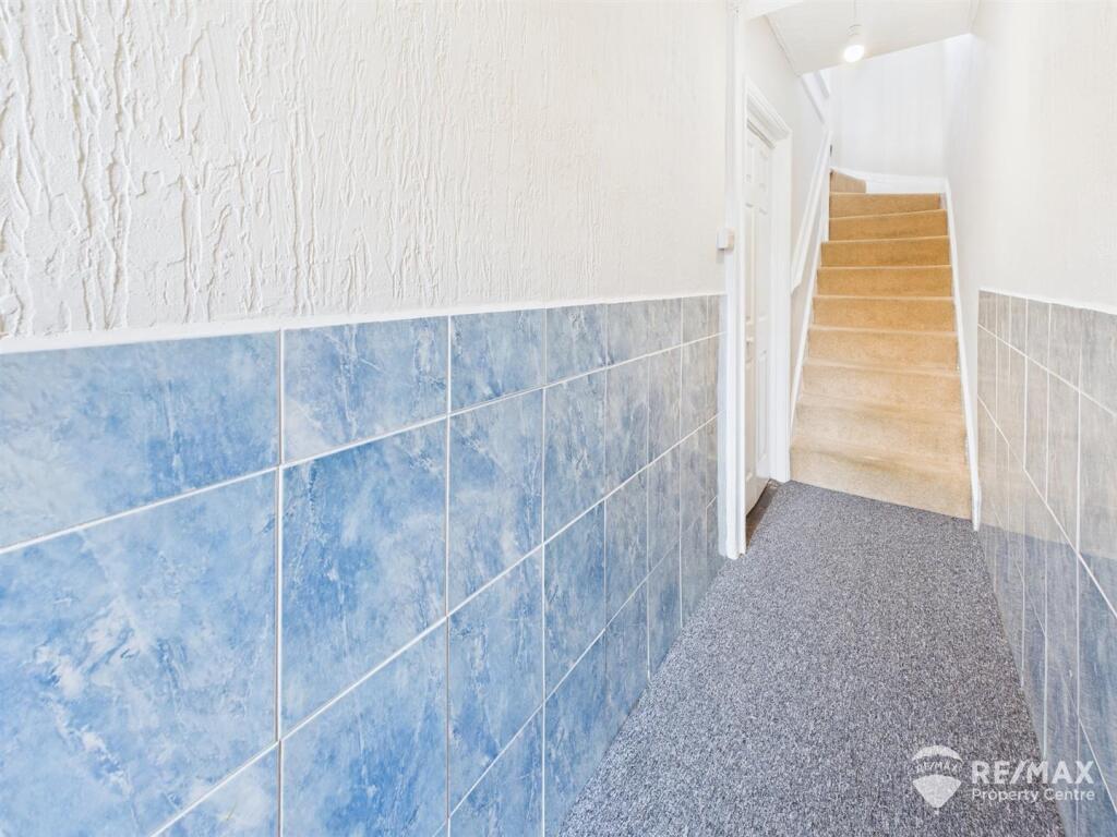 Entrance Hall (2).jpg