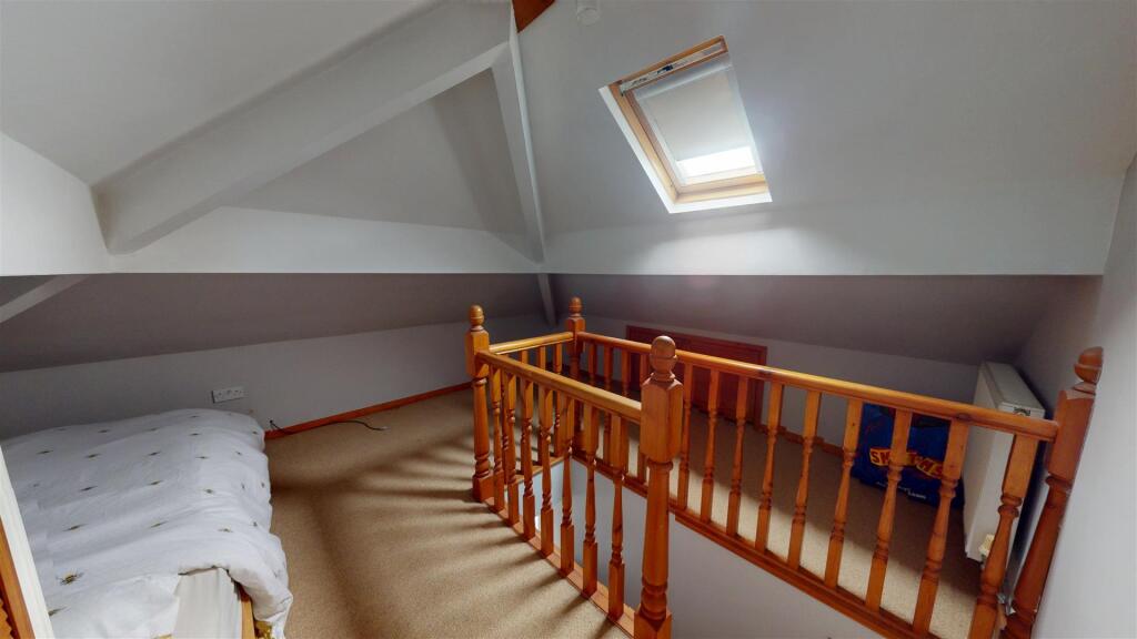 Bedroom/Occasional Room