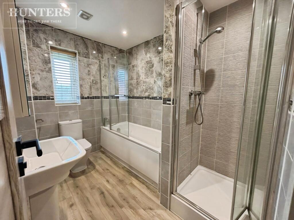 pbox-bathroom-332427.JPG