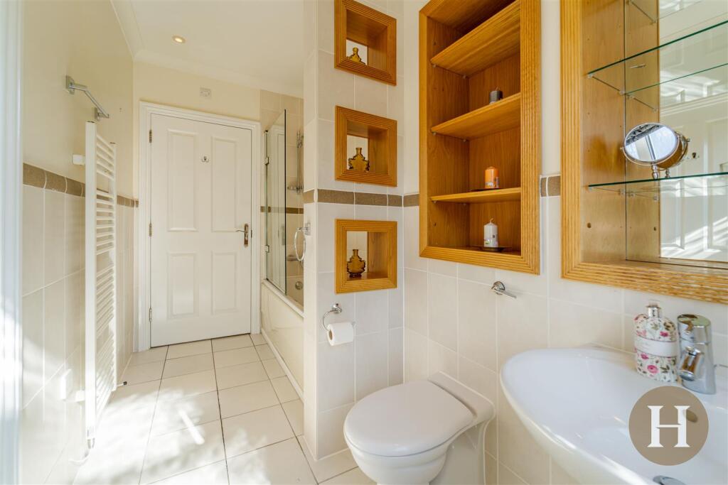 Hadleigh Estate Agents-15.jpg