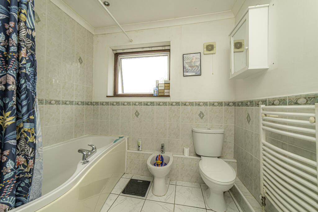 general 2 Bramley Av