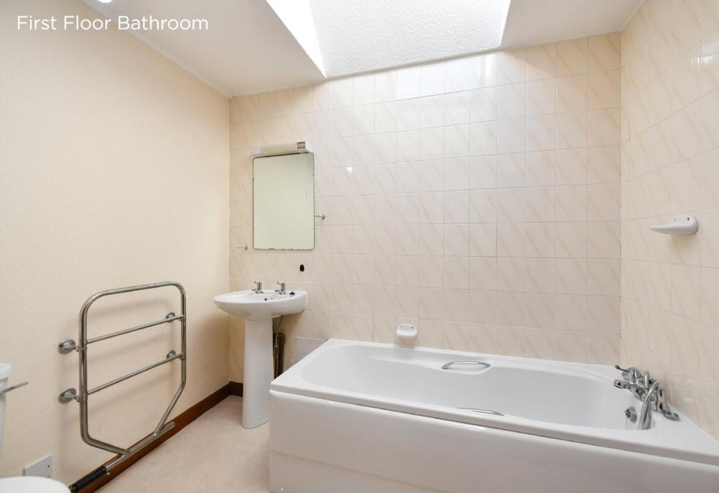 1st Floor Bathroom