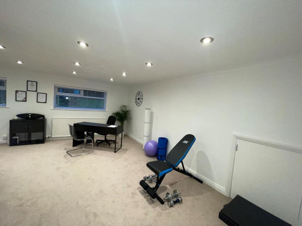 35 Lostock Junction Lane.jpg