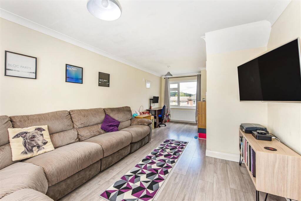 Lounge to Dining Area.jpg