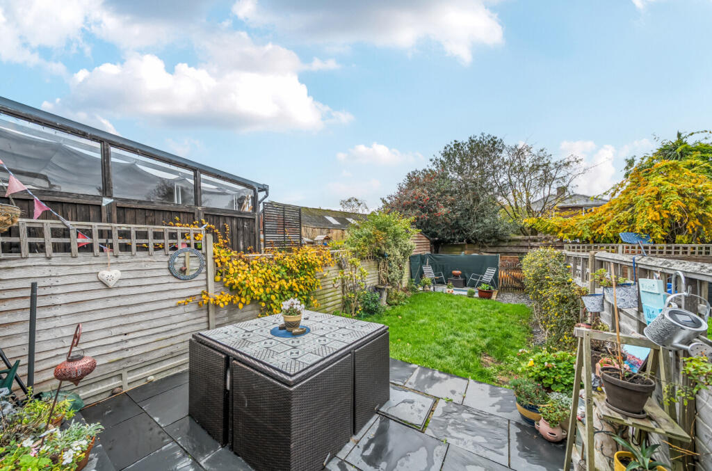 1375203-11-690b5d...