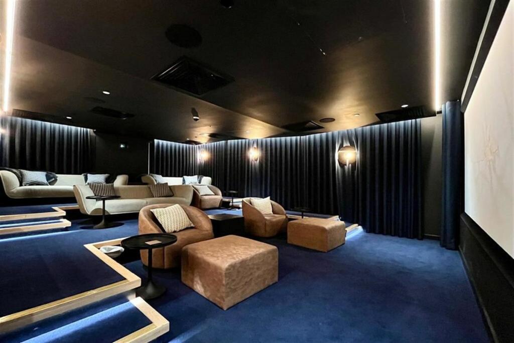 Cinema2.jpeg