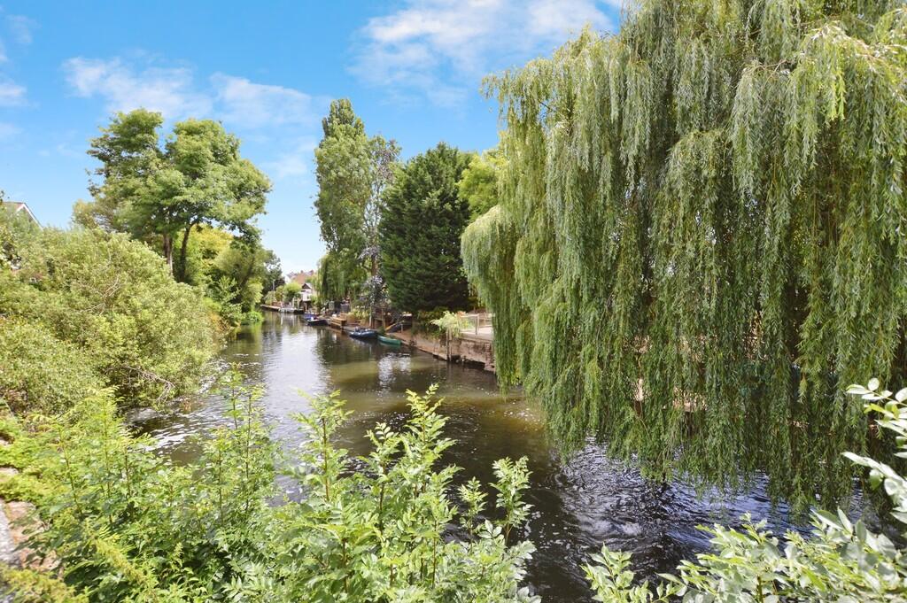 c54cae69-River 20...